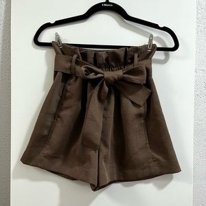 Aritzia Wilfred Paperbag Shorts